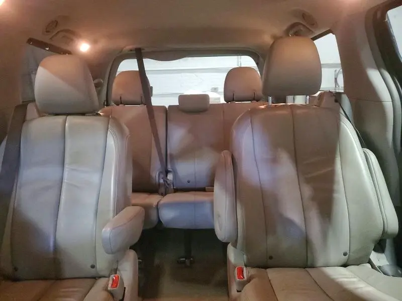 2014 TOYOTA SIENNA XLE 7-PASSENGER  