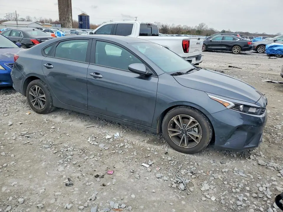 2024 KIA FORTE LX  