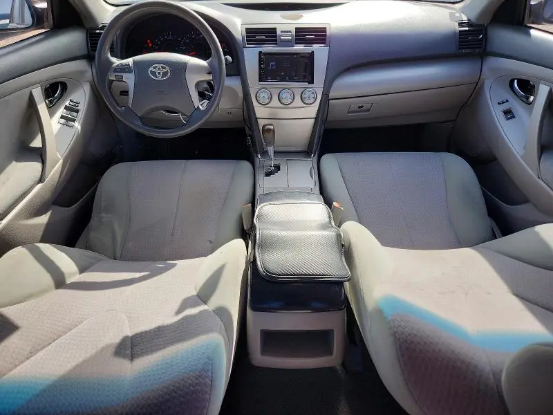 2010 TOYOTA CAMRY LE  