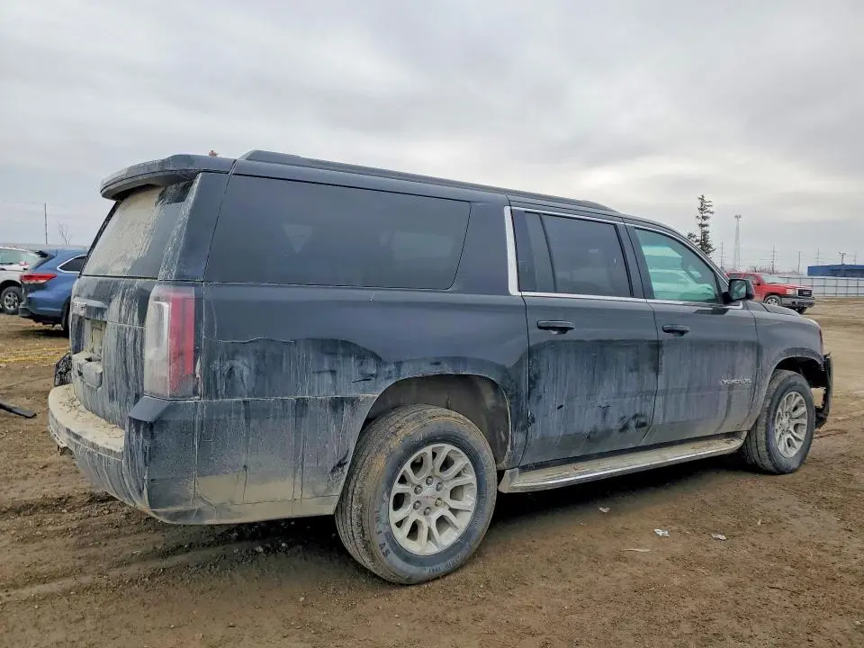 2017 GMC YUKON XL K1500 SLE  