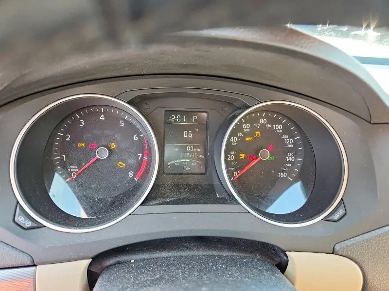 2016 VOLKSWAGEN JETTA SE  
