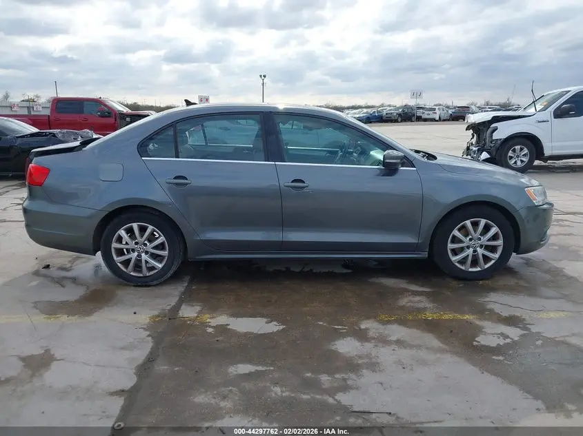 2013 VOLKSWAGEN JETTA SE
