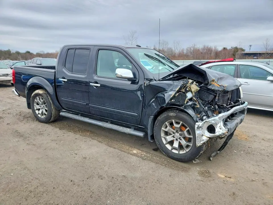 2019 NISSAN FRONTIER SL  
