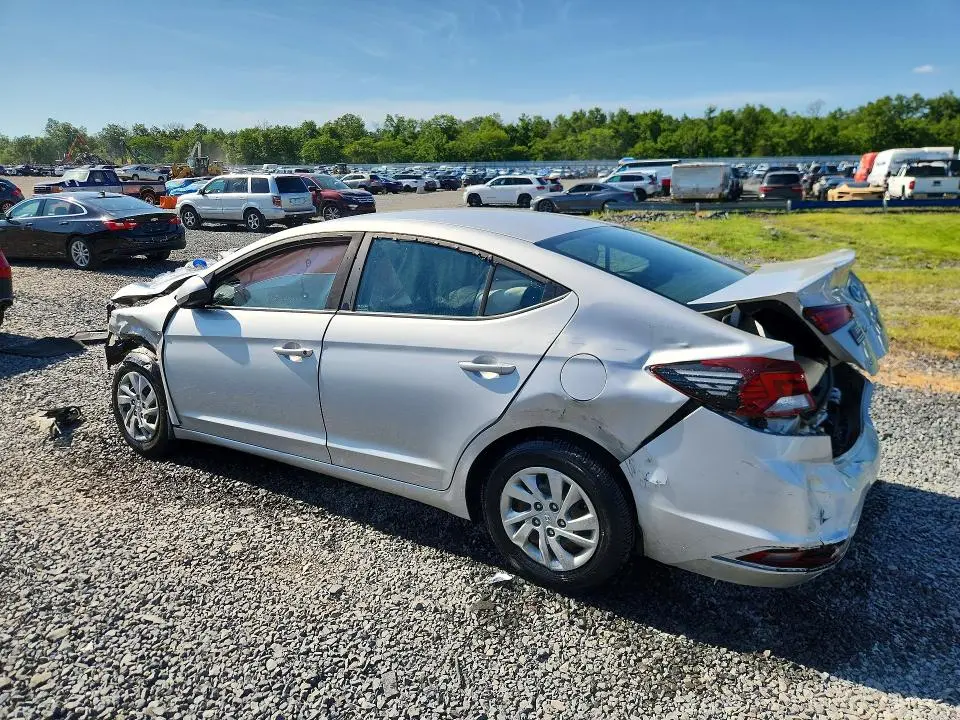 2019 HYUNDAI ELANTRA SE  