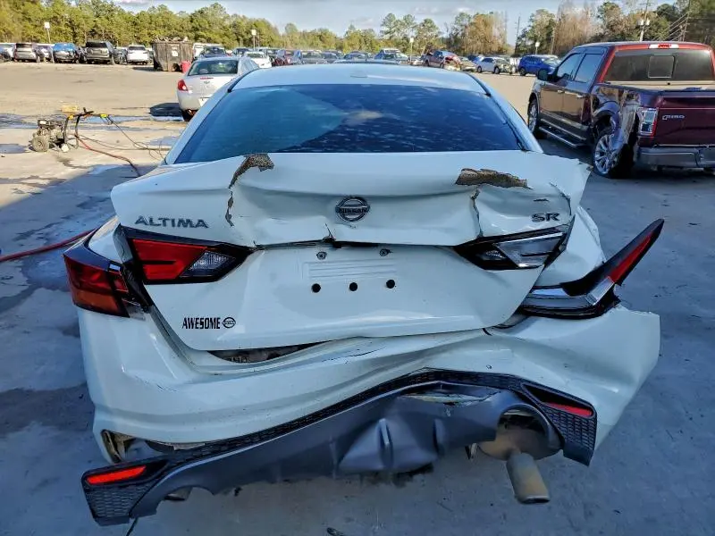 2019 NISSAN ALTIMA SR  