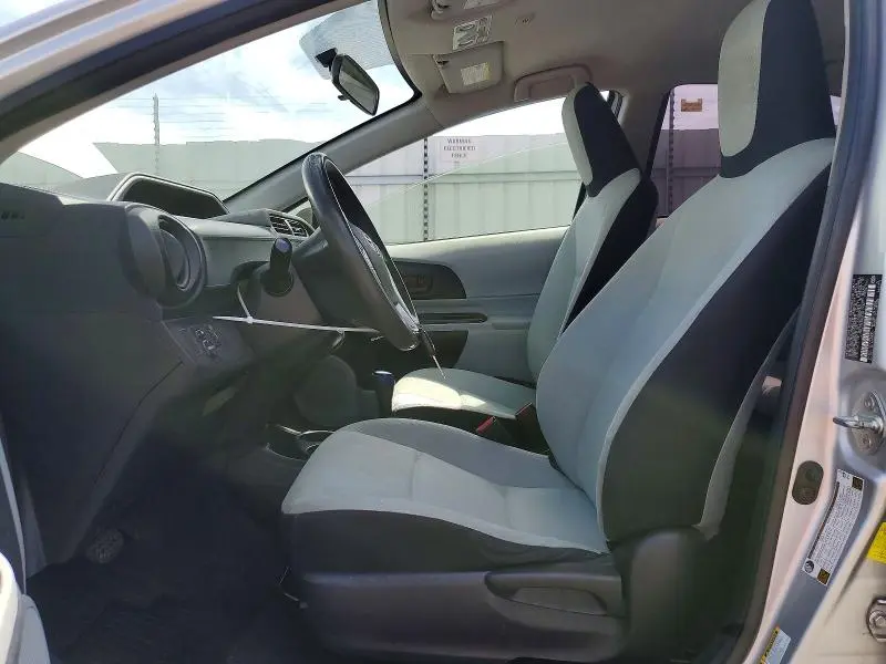 2013 TOYOTA PRIUS C ONE  
