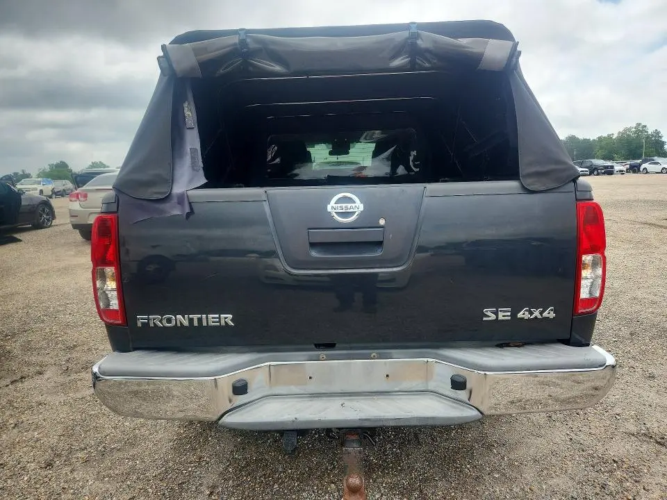 2010 NISSAN FRONTIER CREW CAB XE  