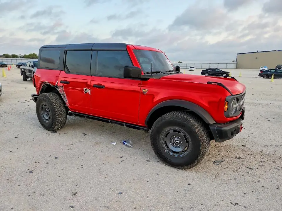 2023 FORD BRONCO BASE  
