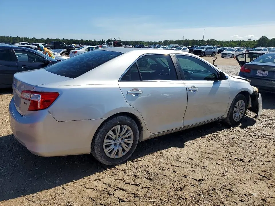 2014 TOYOTA CAMRY LE  