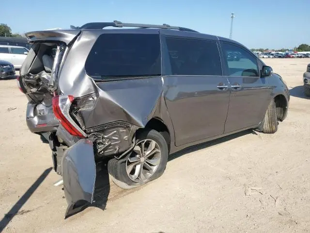 2015 TOYOTA SIENNA XLE