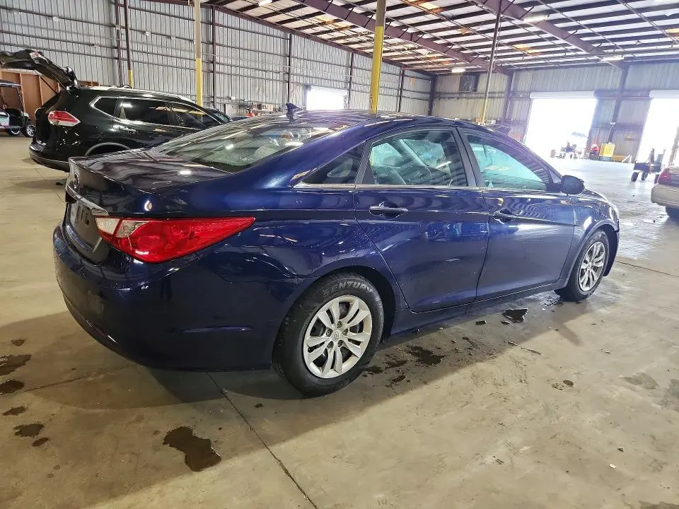 2011 HYUNDAI SONATA GLS  