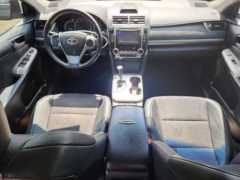 2014 TOYOTA CAMRY SE  