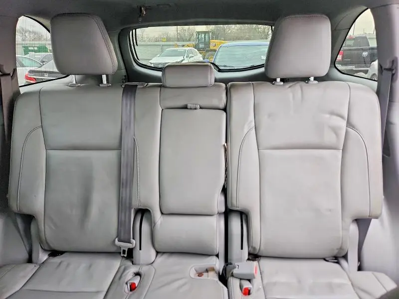 2017 TOYOTA HIGHLANDER SE  