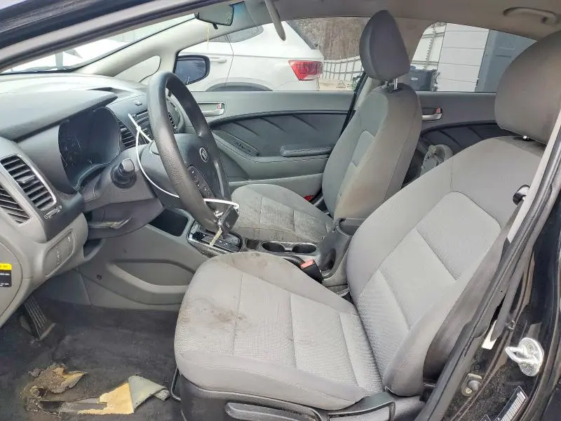 2017 KIA FORTE LX  
