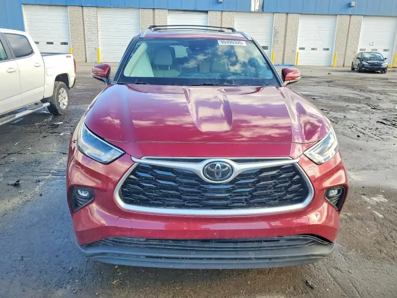 2022 TOYOTA HIGHLANDER XLE  