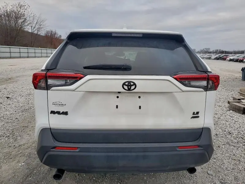 2022 TOYOTA RAV4 LE  
