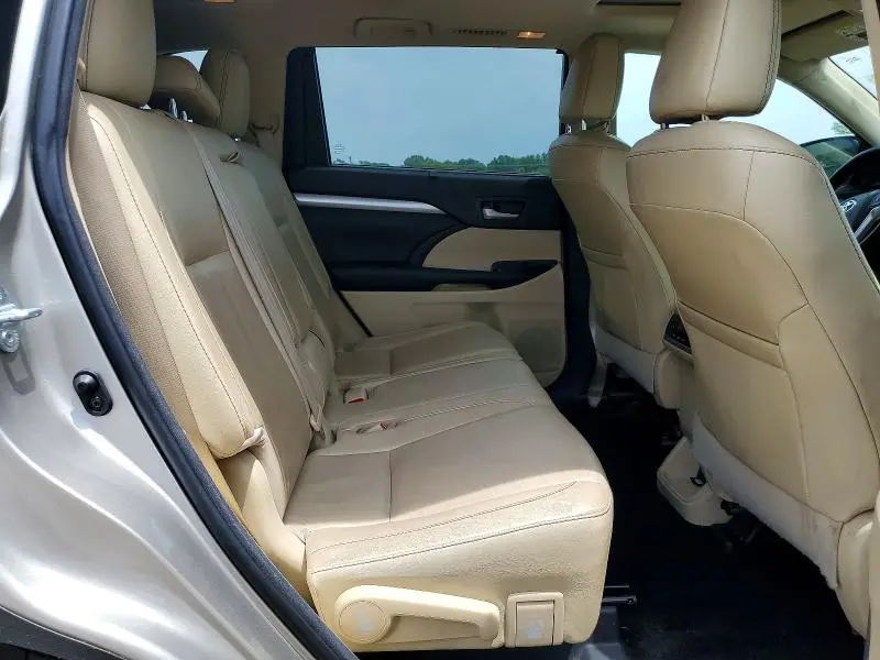 2016 TOYOTA HIGHLANDER XLE  