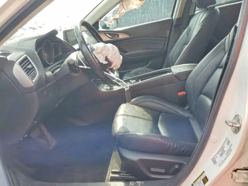 2018 MAZDA 3 TOURING  
