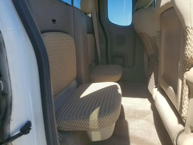 2010 NISSAN FRONTIER SE V6  