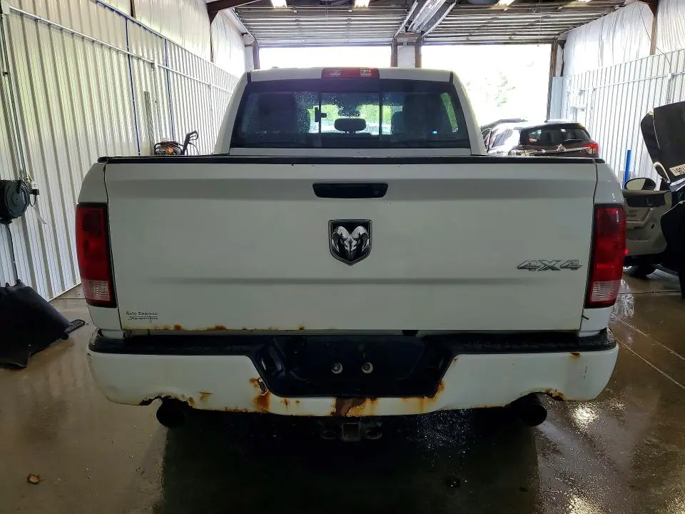 2014 RAM 1500 ST  