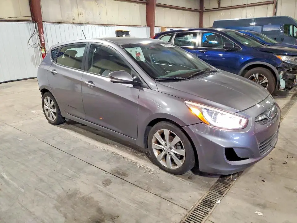 2014 HYUNDAI ACCENT SE  