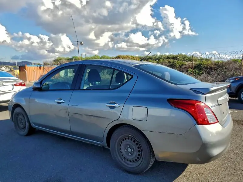 2014 NISSAN VERSA S  