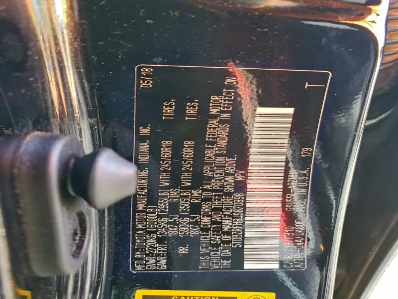 2018 TOYOTA HIGHLANDER LE  