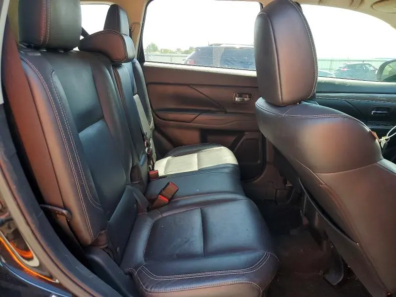 2019 MITSUBISHI OUTLANDER SE  