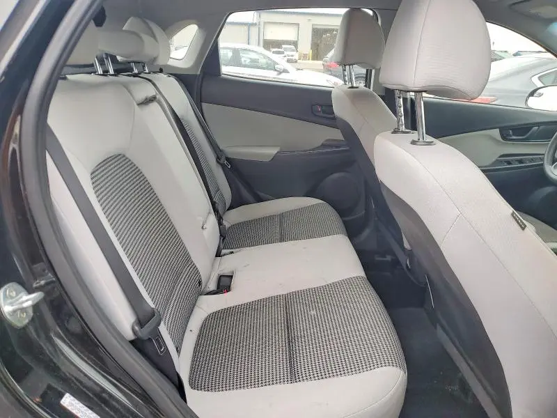 2022 HYUNDAI KONA SE  