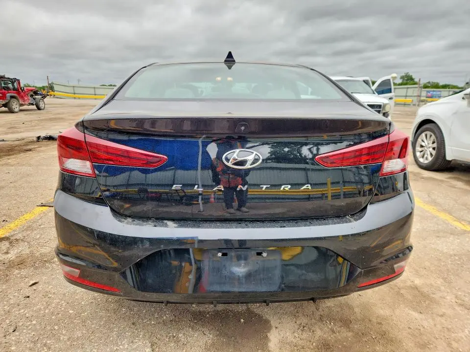 2019 HYUNDAI ELANTRA SEL  