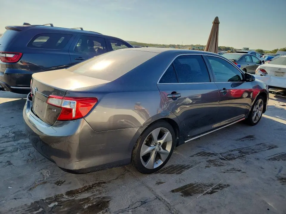 2014 TOYOTA CAMRY LE  