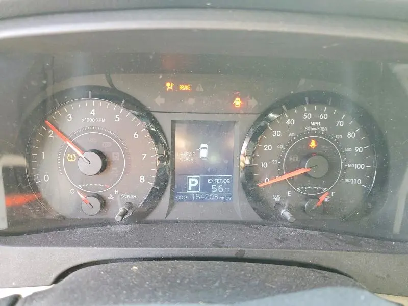 2015 TOYOTA SIENNA LE  