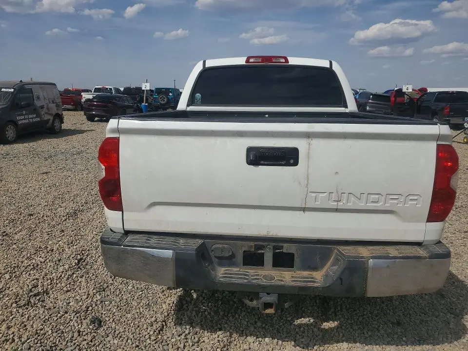 2017 TOYOTA TUNDRA CREWMAX SR5  