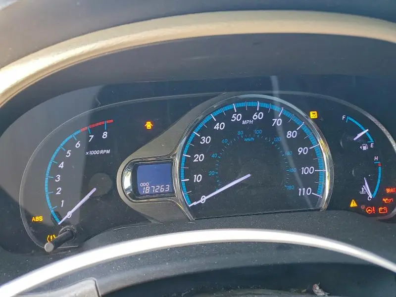 2013 TOYOTA SIENNA XLE  