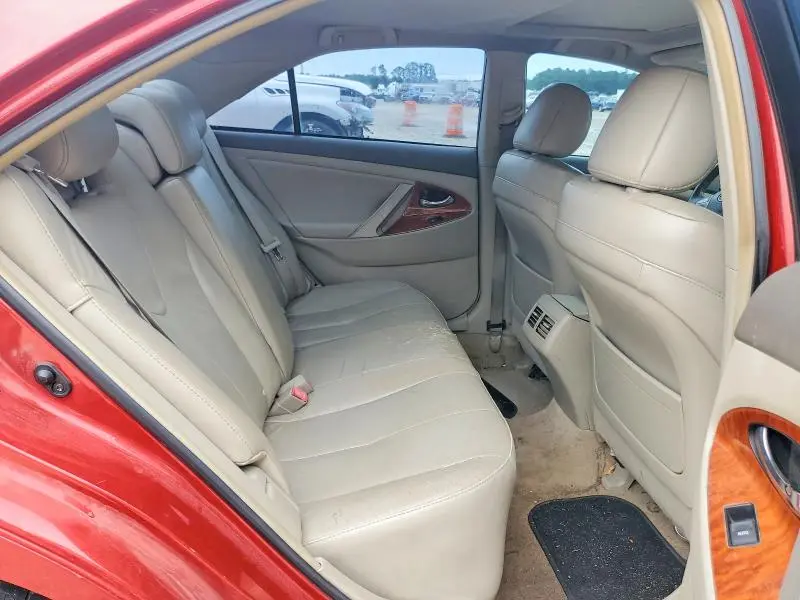 2010 TOYOTA CAMRY XLE V6  