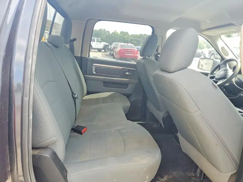 2018 RAM 1500 SLT  