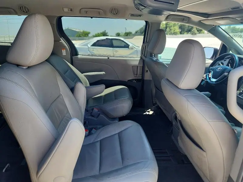 2016 TOYOTA SIENNA XLE 8-PASSENGER  