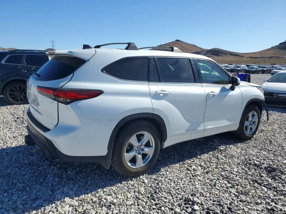 2022 TOYOTA HIGHLANDER L  