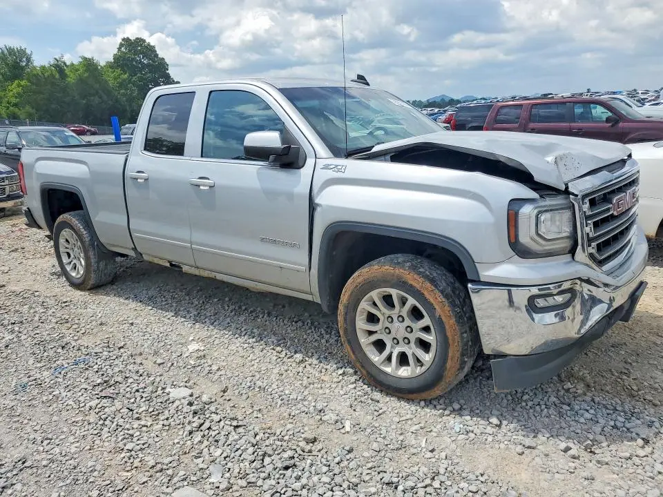 2017 GMC SIERRA K1500 SLE  