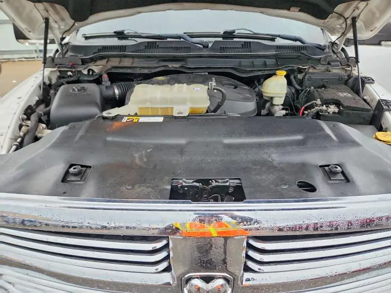 2016 RAM 1500 SLT  