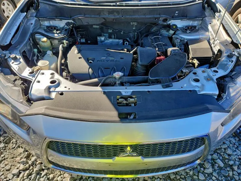 2013 MITSUBISHI OUTLANDER SE  