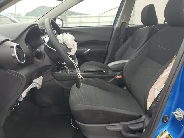 2024 NISSAN KICKS SV  