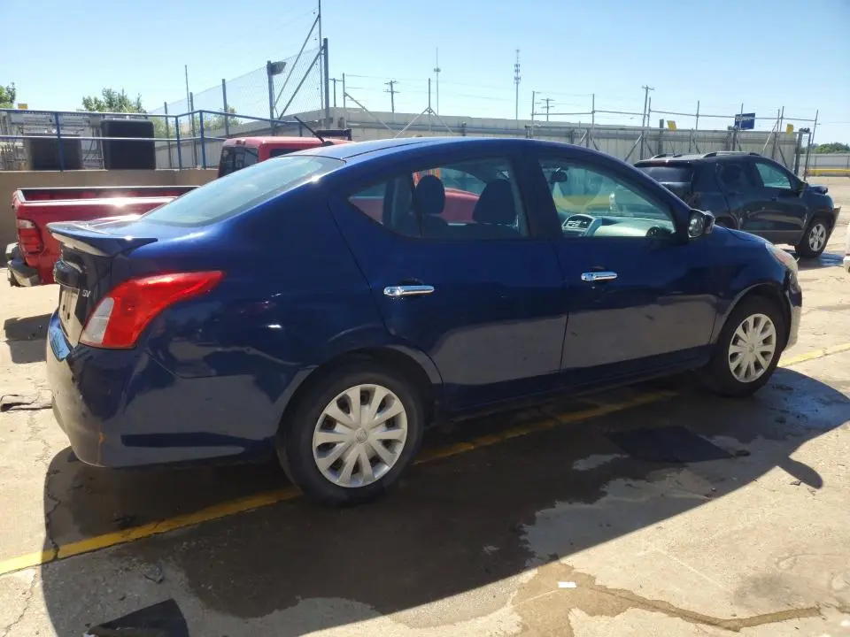 2018 NISSAN VERSA SV  