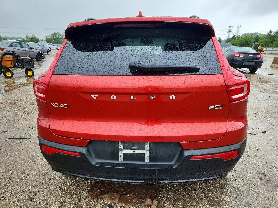 2023 VOLVO XC40 ULTIMATE  