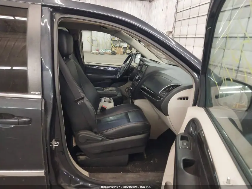 2014 CHRYSLER TOWN & COUNTRY TOURING