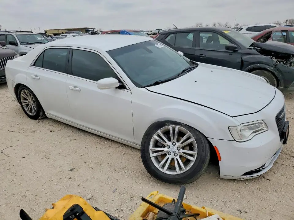 2017 CHRYSLER 300 LIMITED  