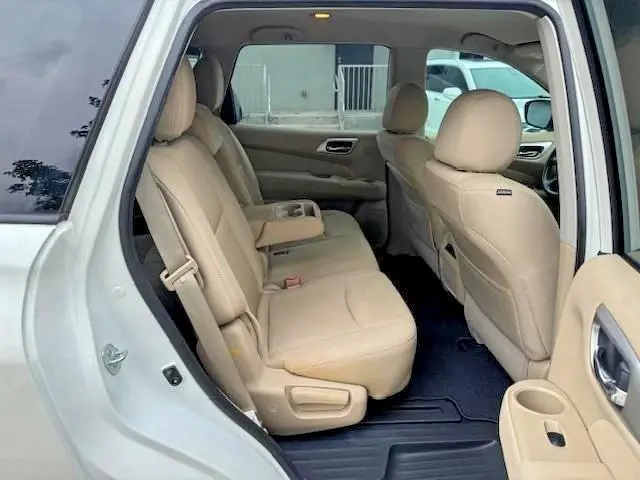 2017 NISSAN PATHFINDER SV  