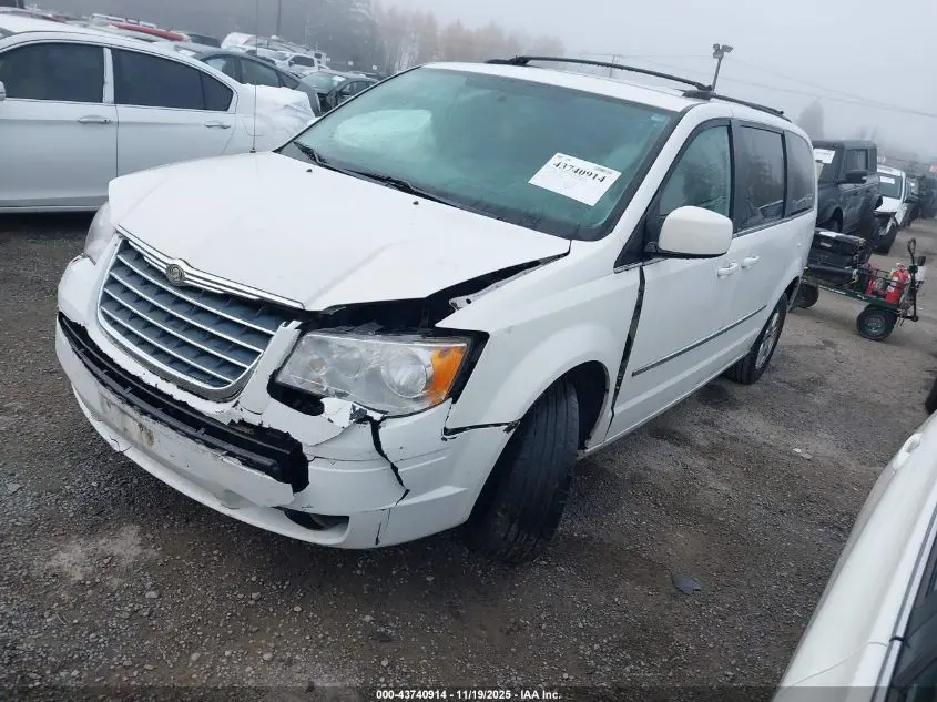2010 CHRYSLER TOWN & COUNTRY TOURING