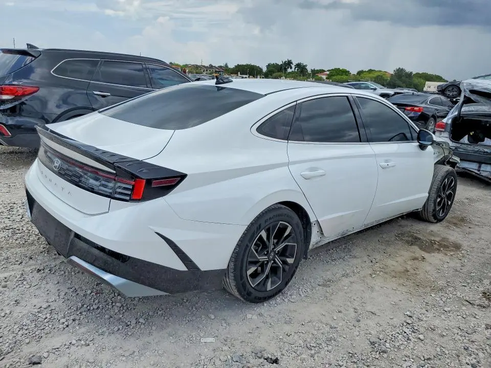 2024 HYUNDAI SONATA SEL  
