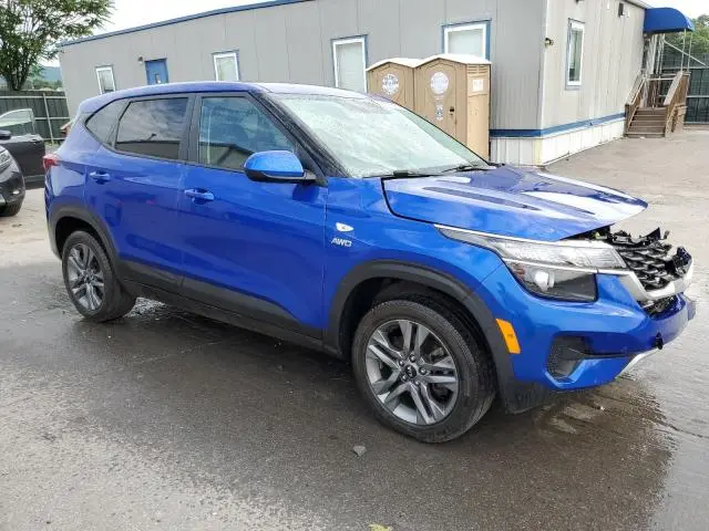 2021 KIA SELTOS LX  